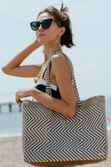 TRAVEL WHITE BLACK CHEVRON TOTE WITH CLUTCH